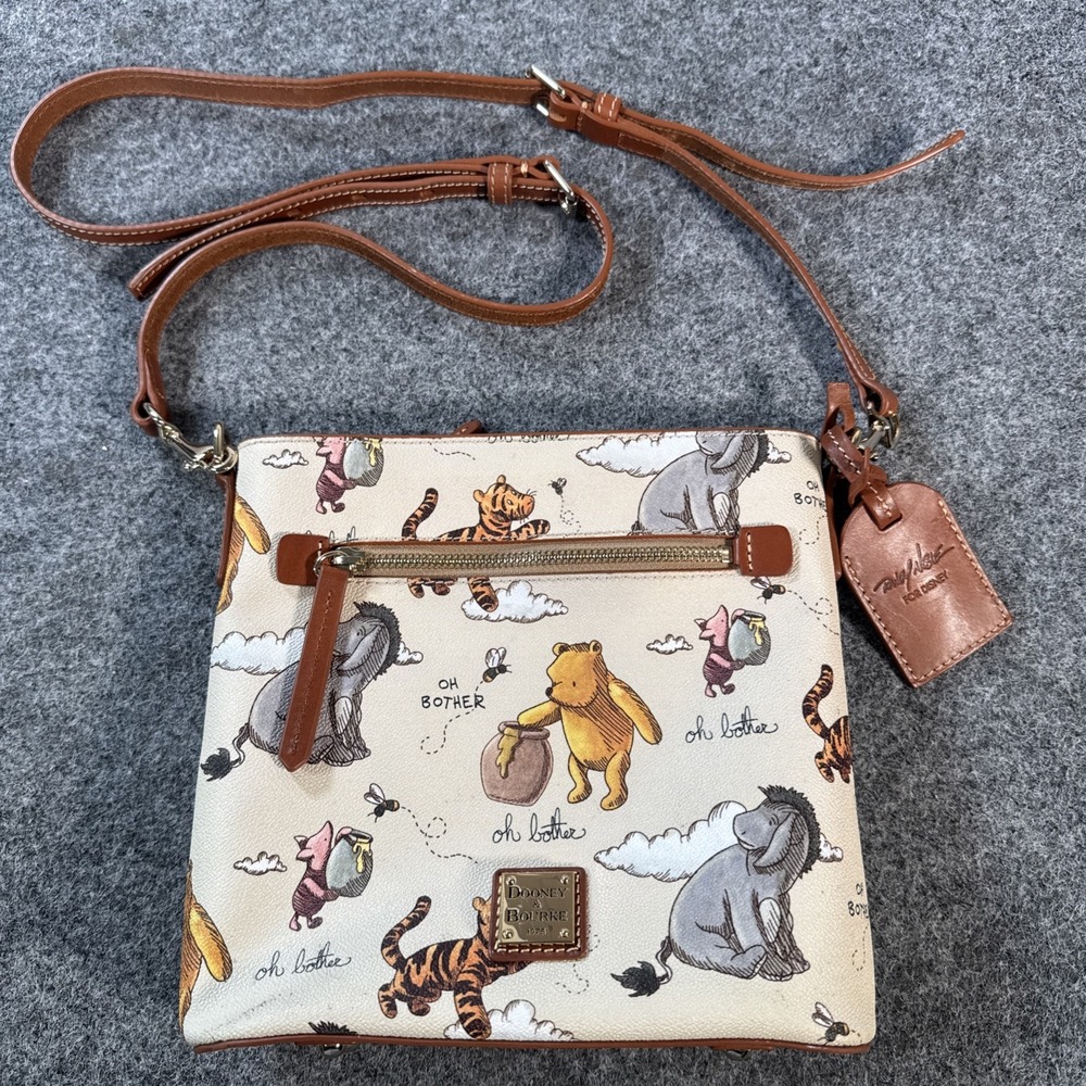 Disney Dooney & Bourke Classic Winnie the Pooh crossbody EUC